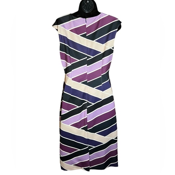 ✅Vince Camuto Purple Cream Graphic Capped Sleeve Dress NWOT - Picture 3 of 3